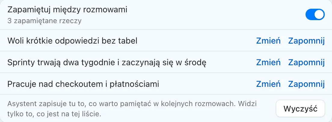 Pamięć rozmów w&nbsp;Ustawieniach: Zapamiętuj między rozmowami, trzy zapamiętane zdania z&nbsp;przyciskami Zmień i&nbsp;Zapomnij oraz Wyczyść